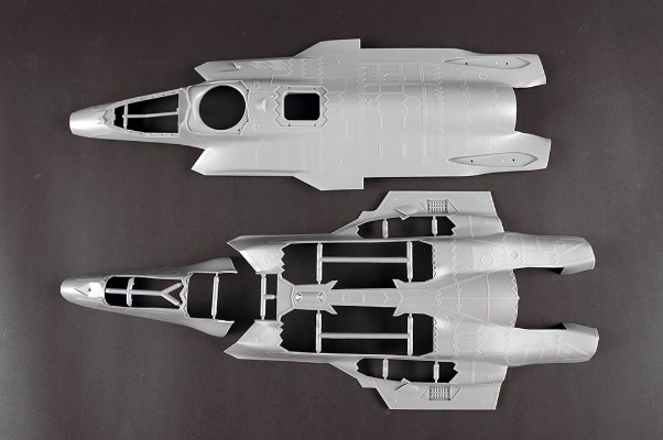 编号:03232 1/32 军用飞机系列 美国F-35B“闪电”战斗攻击机