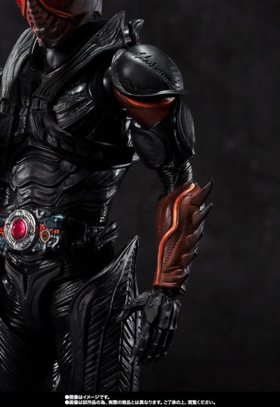 S.H.Figuarts 假面骑士BLACK SUN 假面骑士暗日（首次变身）