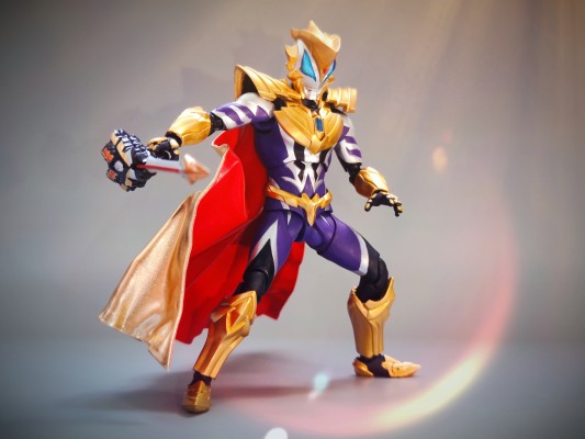 S.H.Figuarts 捷德奥特曼 尊皇形态