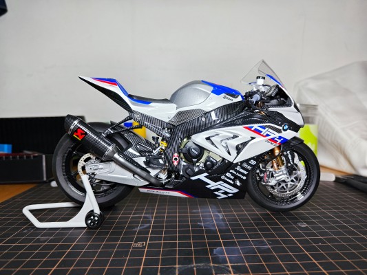 MT-004 宝马 HP4 RACE