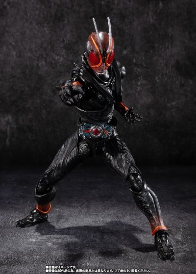 S.H.Figuarts 假面骑士BLACK SUN 假面骑士暗日（首次变身）