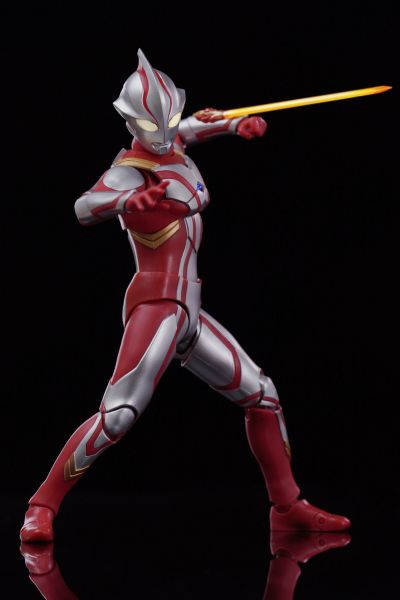 S.H.Figuarts 梦比优斯奥特曼 梦比优斯奥特曼