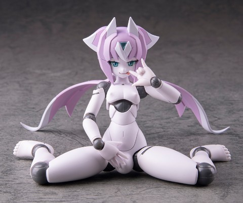 机械新人类 MLL-V2 素体 玛卡翁