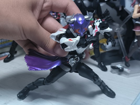 S.H.Figuarts  假面骑士霸牛 僵尸形态