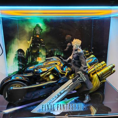 PlayArts改 FF VII 降临之子 克劳德・史特莱夫