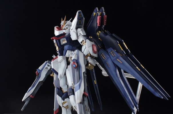 RG 1/144 强袭自由高达专用强化特效件“天空之翼”