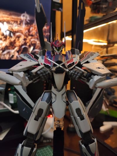 DX超合金 超时空要塞DELTA 绝对LIVE VF-31AX  卡伊洛斯 进阶型 （米拉吉·法莉娜·吉纳斯专用机）