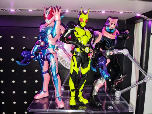 S.H.Figuarts 假面骑士利维斯 假面骑士维斯 暴龙基因