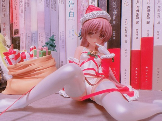 白色学校泳装圣诞装饰