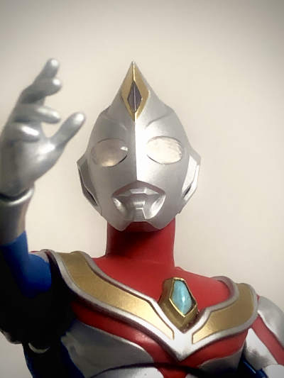 S.H.Figuarts(真骨雕制法) 戴拿奥特曼 闪亮型
