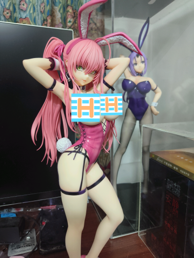 粉色双马尾兔女郎