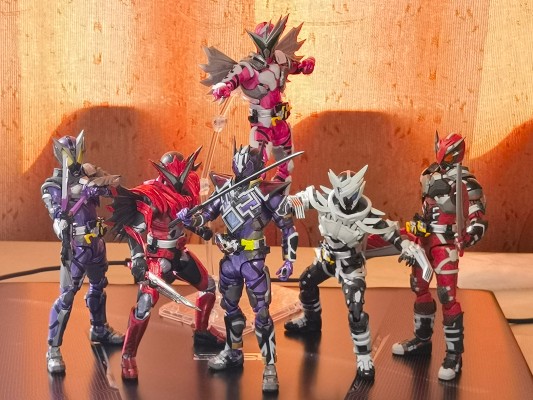 S.H.Figuarts 假面骑士零一 假面骑士迅 激燃雄鹰
