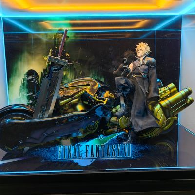 PlayArts改 FF VII 降临之子 克劳德・史特莱夫