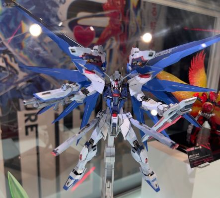 METAL BUILD 机动战士高达SEED 自由高达 CONCEPT 2 SNOW SPARKLE