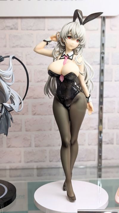 白发兔女郎