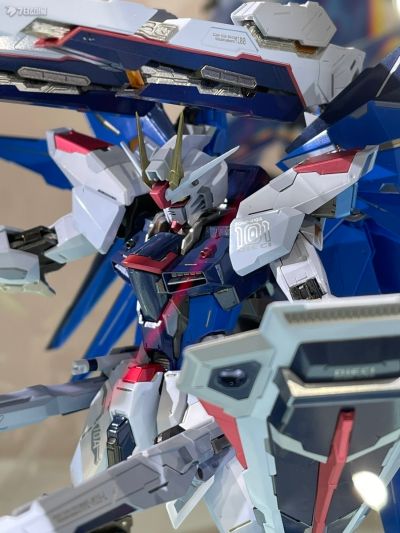 METAL BUILD 机动战士高达SEED 自由高达 CONCEPT 2 SNOW SPARKLE