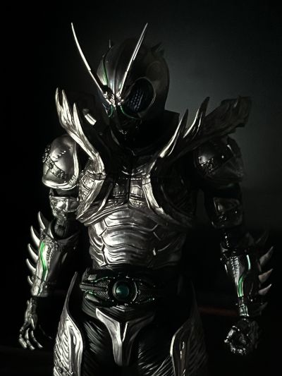 S.H.Figuarts 假面骑士暗日（BLACK SUN） 假面骑士影月