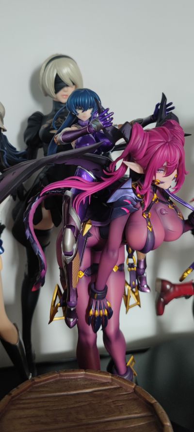 龙姬士 柯丽蒂丝