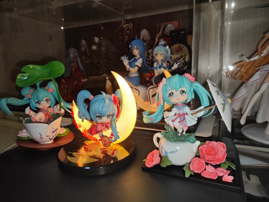 初音未来 月西江