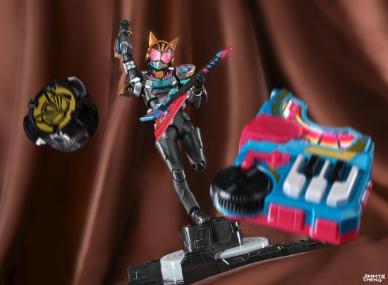 S.H.Figuarts   假面骑士娜猫 节拍形态