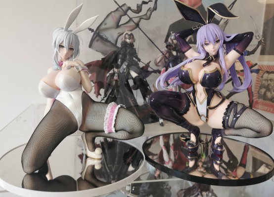 不善于社交的寡居雪女和被诅咒的戒指。 雪乃深冬 兔女郎