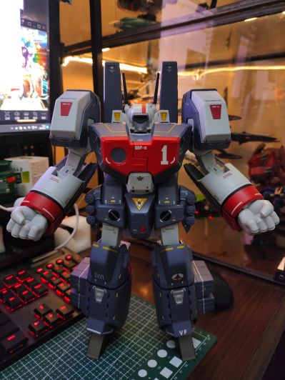 DX超合金 超时空要塞 VF-1J 装甲女武神(一条辉专用机)