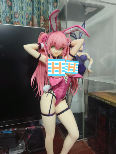 粉色双马尾兔女郎