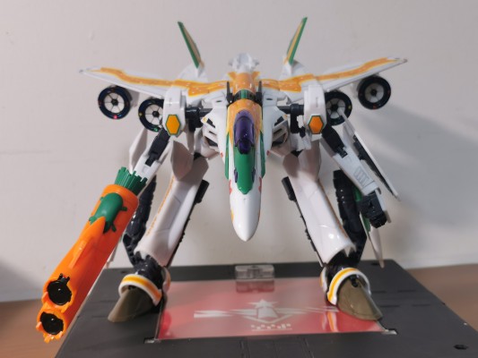 V.F.G.  MC-10 超时空要塞F VF-25F 弥赛亚 兰花·李 40周年纪念配色