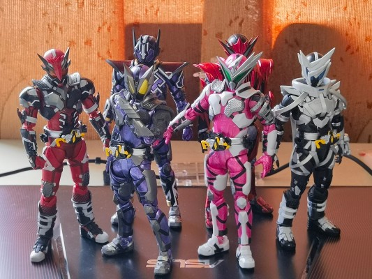 S.H.Figuarts 假面骑士零一 假面骑士迅 激燃雄鹰