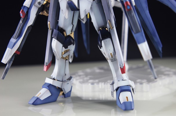 RG 机动战士高达SEED DESTINY ZGMF-X20A 强袭自由高达 ［钛金质感］