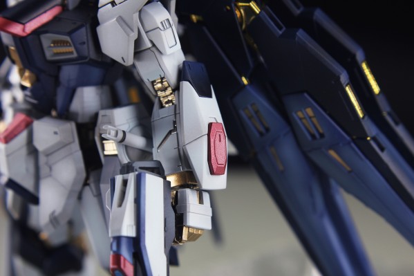 RG 机动战士高达SEED DESTINY ZGMF-X20A 强袭自由高达 Clear Color 