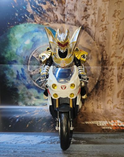 S.H.Figuarts  新·假面骑士 旋风号