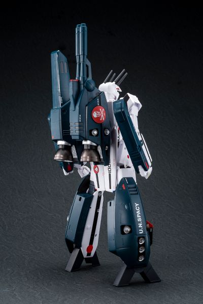 1/60一体变形VF-1S 冲锋女武神 一条辉专用 电影版（超时空要塞 可曾记得爱）