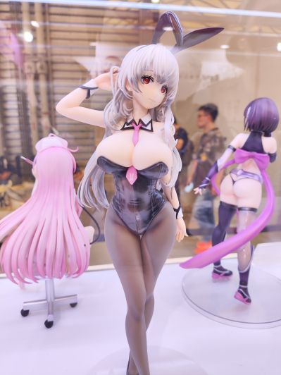 白发兔女郎