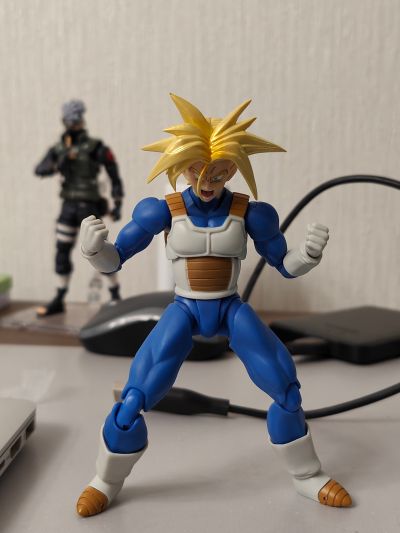 S.H.Figuarts  超级赛亚人特兰克斯-身藏超凡之力-
