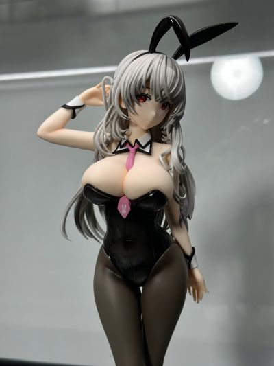 白发兔女郎