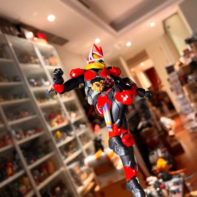 S.H.Figuarts  假面骑士极狐 假面骑士极狐 推进器马格南形态+火旺形态配件包