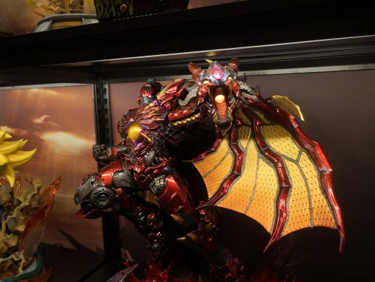 PMTFBW-03 变形金刚：超能勇士 红龙 / 威震天：第二金属变体形态