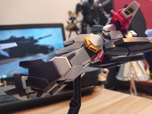 HGAGE#29 1/144 机动战士高达AGE AGE-3F 高达AGE-3堡垒型