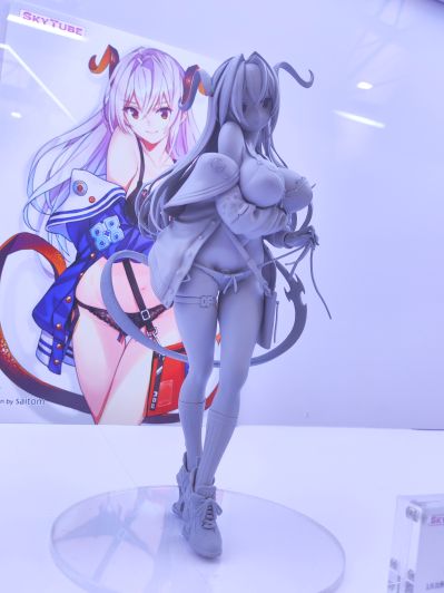 蓝 (暂译)