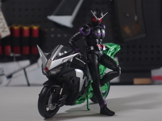 S.H.Figuarts  硬汉摩托