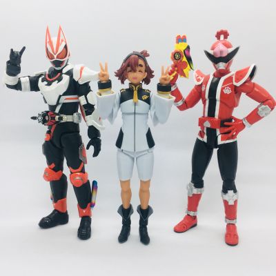 S.H.Figuarts 暴太郎战队咚兄弟 咚桃太郎