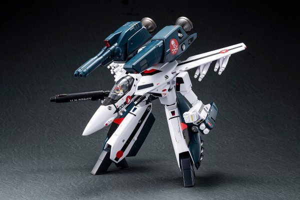 1/60一体变形VF-1S 冲锋女武神 一条辉专用 电影版（超时空要塞 可曾记得爱）