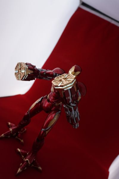 复仇者联盟系列 钢铁侠  50号装甲 豪华拼装版