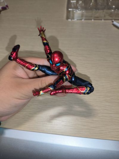 S.H.Figuarts  钢铁蜘蛛侠（蜘蛛侠：英雄无归）