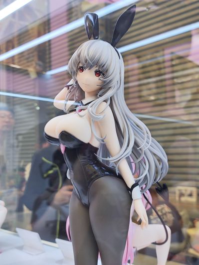 白发兔女郎