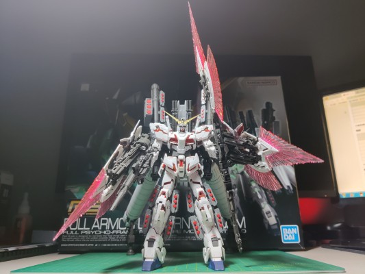 RG 机动战士高达独角兽(UC) RX-0 全武装型独角兽高达