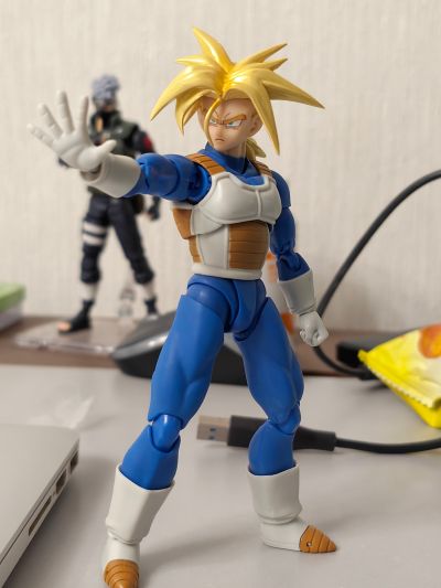 S.H.Figuarts  超级赛亚人特兰克斯-身藏超凡之力-