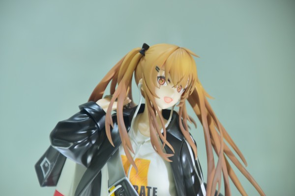 少女前线  UMP9 蜜蜂的膝盖