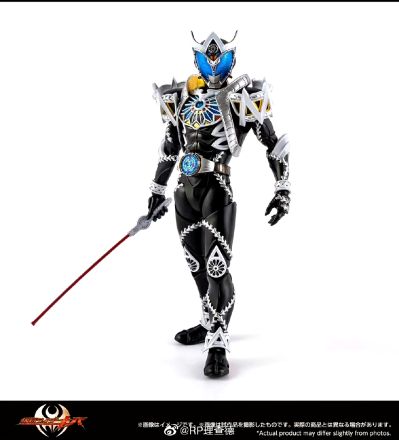 S.H.Figuarts（真骨雕制法）假面骑士蛇牙+假面骑士暗黑月骑